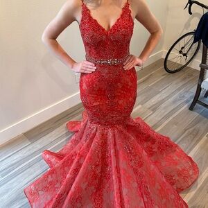 Red Ellie Wilde Mermaid Gown - Size 2